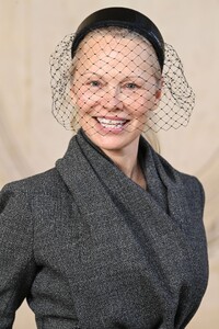 pamela-anderson-s-retro-glam-at-dior-couture-2025-4.jpg