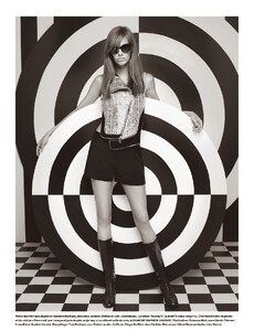 pop_couture_13.thumb.jpg.8716eda074ea76e66acfece6b182346d.jpg