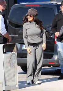 salma-hayek-at-athens-airport-11-19-2024-3.jpg