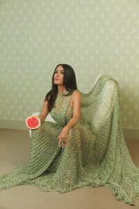 salma-hayek-shines-in-stunning-november-2024-elle-mexico-photoshoot-2.jpg