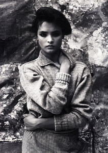 uk_vogue_dec_1982_18.thumb.jpg.64fd32da3b1fe0fbd020cdce122ceff1.jpg