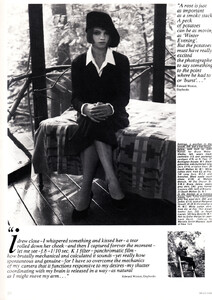 uk_vogue_dec_1982_24.thumb.jpg.f04a8f96eb22c9168e7e8768422753a5.jpg