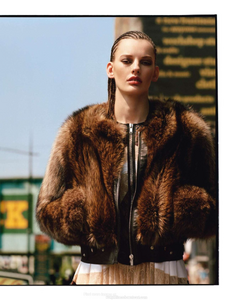 vogue-paris-2013-aout-213.thumb.png.a393a2b937b2b62e1e2221d8c42b6d42.png