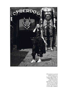 vogue-paris-2013-aout-214.thumb.png.5e24e053d638bc1958d8bd433c104636.png