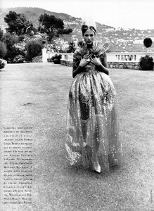 vogue-paris-november-1993-linda-evangelista-09.thumb.jpg.da1d28609b5cd1d83621f83398a32caf.jpg