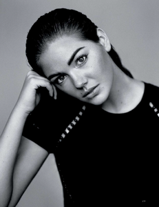 vogue-uk-2013-01-jan-139.thumb.png.d2b9acf4456125ffde91ecfcead7dd6e.png