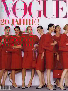vogue_de_10_99_v1000x1500.thumb.jpg.64f1fd9d2c83193b37265ff1a5b38003.jpg
