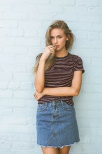 y2ve27ley31bl22v.jpg
