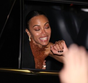 zoe-saldana-celebrates-first-golden-globe-win-01.05.2025-0.jpg