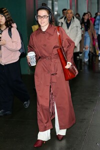 zoey-deutch-arrives-for-her-matinee-performance-of-our-town-in-new-york-city-12-29-2024-6.jpg