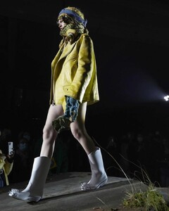 10-daimy-v-editorial-micha-models.jpg