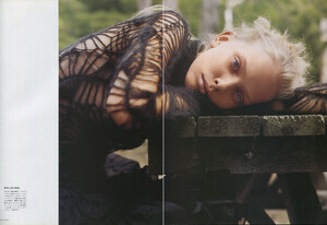 2006-11-Vogue-Japan-TD-4a.jpg