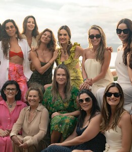[2024.12.31] alessandraambrosio_471922497_18480911512000670_7302686950584616724_n.jpg
