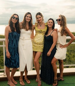 [2024.12.31] alessandraambrosio_472002157_18480911614000670_3754433016143328084_n.jpg
