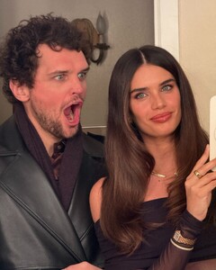 [2025.01.01] sarasampaio_472238912_18484843261058288_1435674272821440721_n.jpg