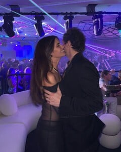 [2025.01.01] sarasampaio_472265041_18484843408058288_9015164759196374784_n.jpg
