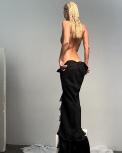 [2025.02.03] sarahlouisekinsella_476251361_18484722919004319_3916101578948932083_n.jpg