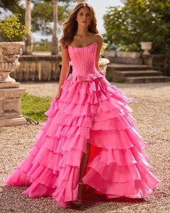 [2025.02.03] sherrihill_475981998_18496344289046023_2863349658875807399_n.jpg