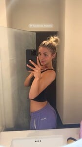 [2025.02.07] livvydunne_3562859592192877350.jpg