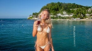 [2025.02.17] si_swimsuit_h3570033145573340938.jpg