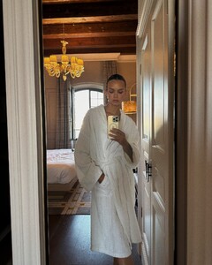 [2025.02.19] josephineskriver_480769855_18490814026020326_2697285347486863362_n.jpg