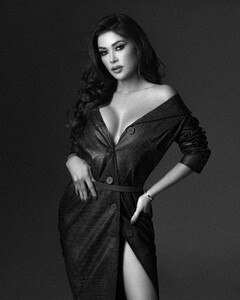 [2025.02.25] oxanaalexfashionphoto_481673869_17897102499149738_6056592942677153931_n.jpg