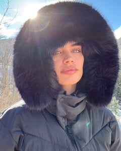 [2025.02.26] sarasampaio_481740277_18494659918058288_7018827856843034585_n.jpg