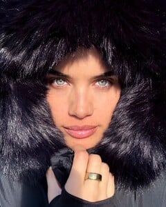 [2025.02.26] sarasampaio_481855353_18494659909058288_5480917026191007403_n.jpg