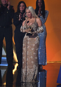 563141327_beyonce_-9.jpg