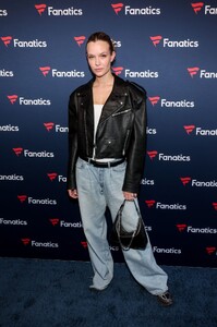 564946159_josephine-2.jpg