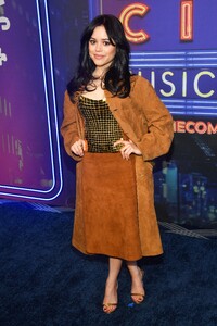 567769109_jenna-10.jpg