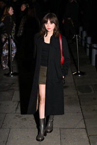 570794503_emilia7-2.jpg