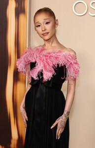 571103162_ariana_1.jpg