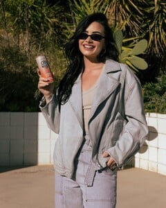 571366543_demi-4.jpg
