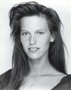 740full-samantha-phillips.thumb.jpg.6fbbecb161e6fec7f5018e12fa646f34.jpg