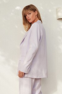 747561s3.jpg