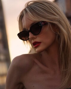 @carolinetrentini For - @carolinaherrera  Summer CH Photo - @iude - @romariocarva (1).jpg