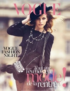 Bellemere_Vogue_Paris_September_2013_Cover_Supplement.thumb.jpg.c7930fa84e7d5b7df530e70ca261a59a.jpg