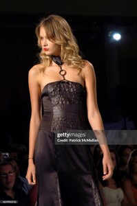 BiancaGomez s07jeanisis-09t.jpg
