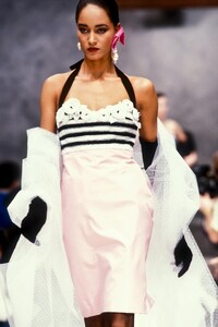 ChristianDior1987HauteCoutureSS22.thumb.jpg.bf877a8a801b4bd45c5b60948b6ba4e8.jpg