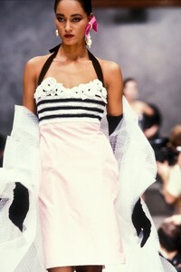 ChristianDior1987HauteCoutureSS23.thumb.jpg.4f77495eeaa4fce7ed5b22596183d08d.jpg