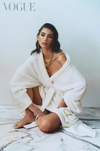 Cindy-Mello-en-Vogue-Belleza-Diciembre-2024.thumb.webp.39d515a1161aaf1c0d65d729b5191b0d.webp