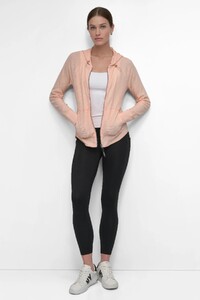 DKNYDP29624_40_DP4J9404_TRD_Fb.jpg