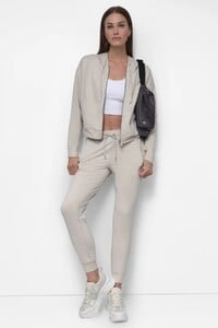 DKNYDP30324_12A_DP5J9558_KOV_RETAIL.jpg