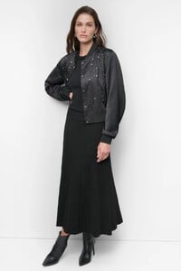 DKNYDW21324_26_P4JJZXIZ_BLK_Fb.jpg