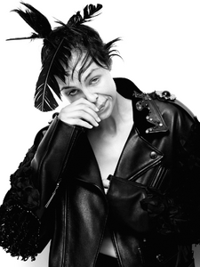 EdieCampbellbyDavidSims(LeSoleilNoir-VogueParisDecember2013)4.thumb.png.f9c567e30d0424f07c43245ae2f9466c.png