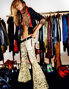 Gisele_11.thumb.png.5a3c9f8ec57291abe51a4f017416e4d6.png