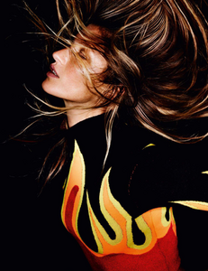 Gisele_12.thumb.png.8775c87ff908855112672d5c384eb660.png