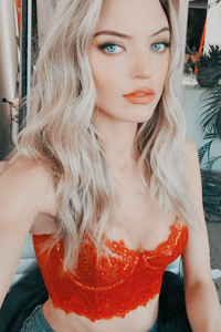 Martha Hunt1.png