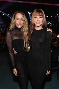 MileyNow006~0.jpg